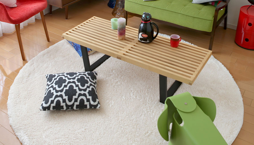 Living room with Z4 Yarn Round Japanese Rug.