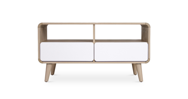 Soft edges adorned the attractive, sleek Eadie Coffee Table.